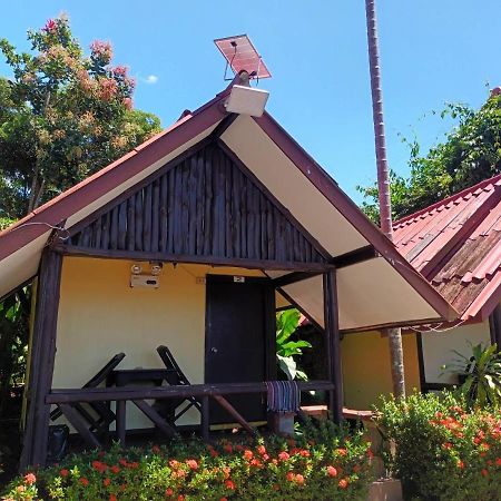 SSP Bangalow Trat Bagian luar foto